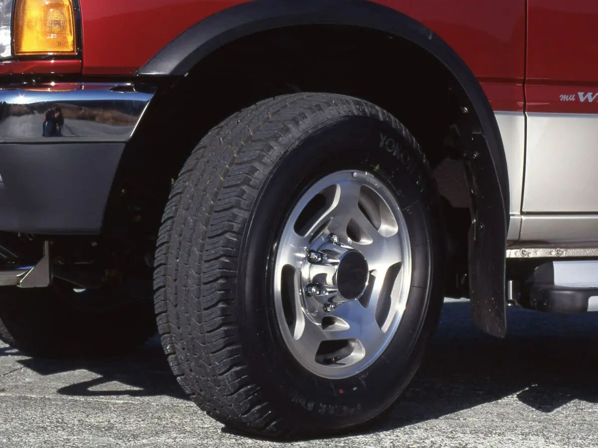 Isuzu Wizard I Внедорожник 5 дв. — сүрөт 6