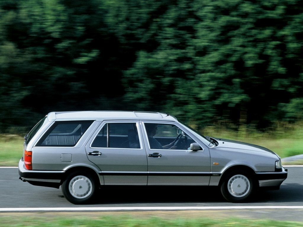 Lancia Thema I Универсал 5 дв. — фото 3