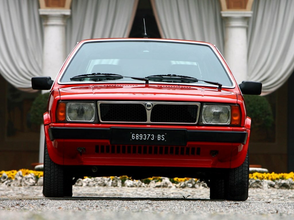 Lancia Delta I (831) Хэтчбек 5 дв. — фото 3