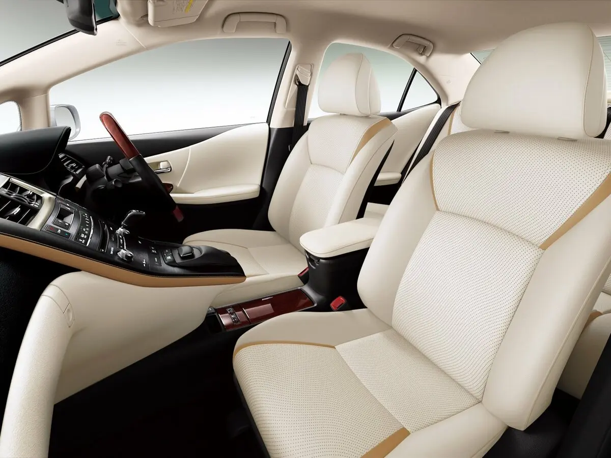 Lexus HS I Рестайлинг Седан — photo 5