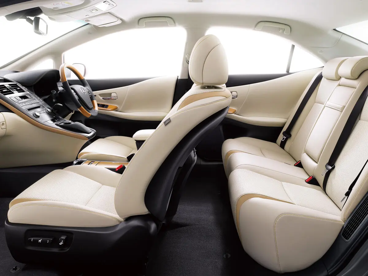 Lexus HS I Рестайлинг Седан — photo 6