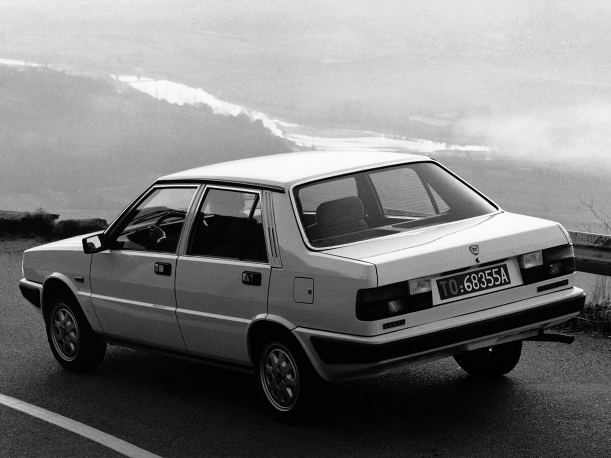 Lancia Prisma 1982 – 1989 Седан — фото 5