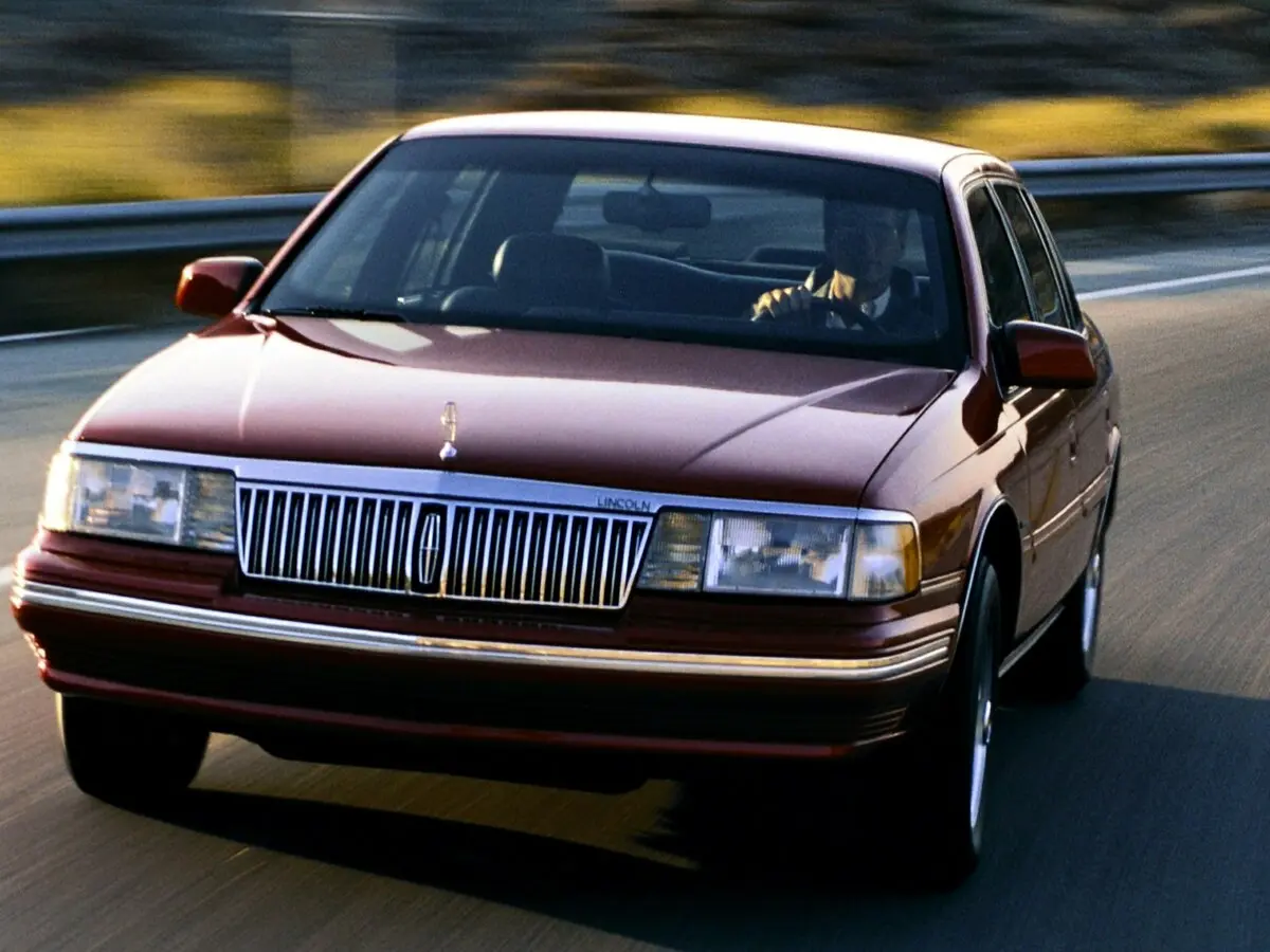 Lincoln Continental VIII Седан — сүрөт 3