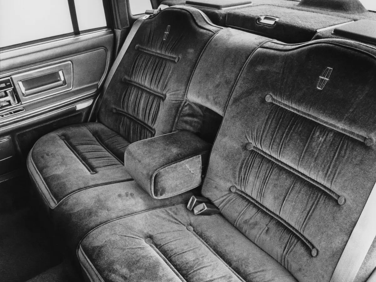 Lincoln Continental VIII Седан — сүрөт 6