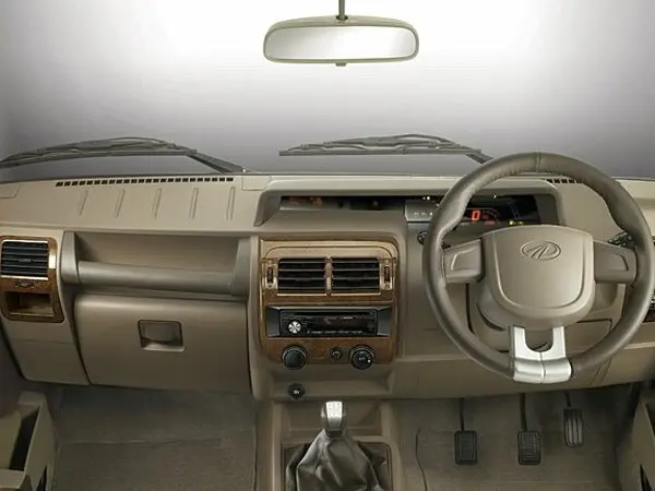 Mahindra Bolero 2001 – 2020 Внедорожник 5 дв. — 照片 3