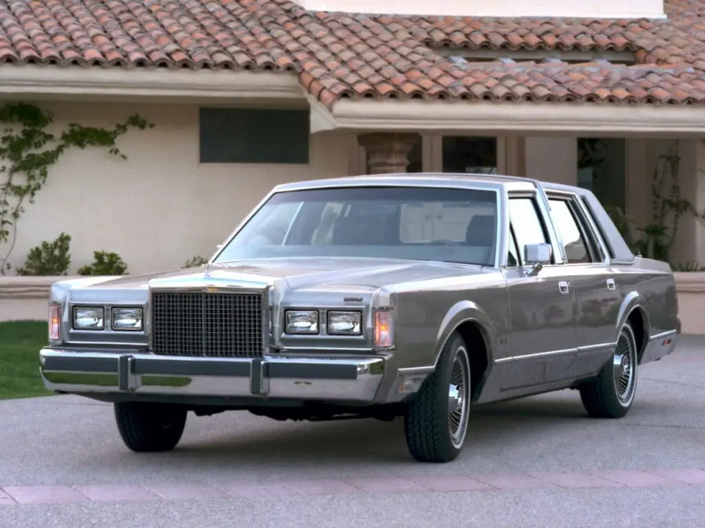 Lincoln Town Car I Седан