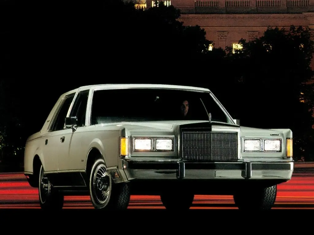 Lincoln Town Car I Седан — сүрөт 3