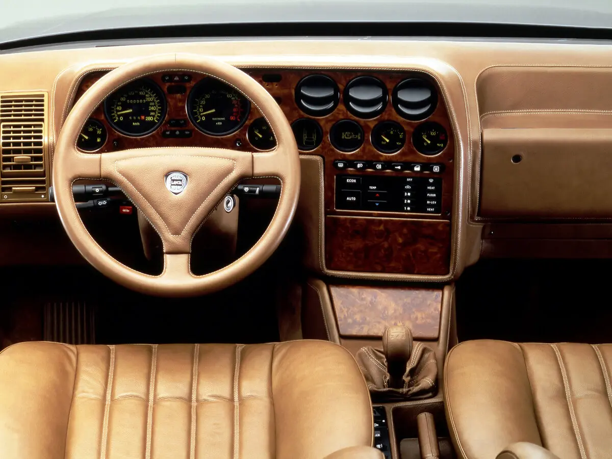 Lancia Thema I Седан — 照片 4