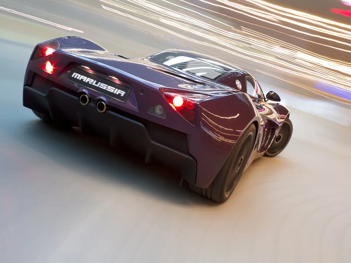 Marussia B1 2010 – 2014 Купе — 照片 4