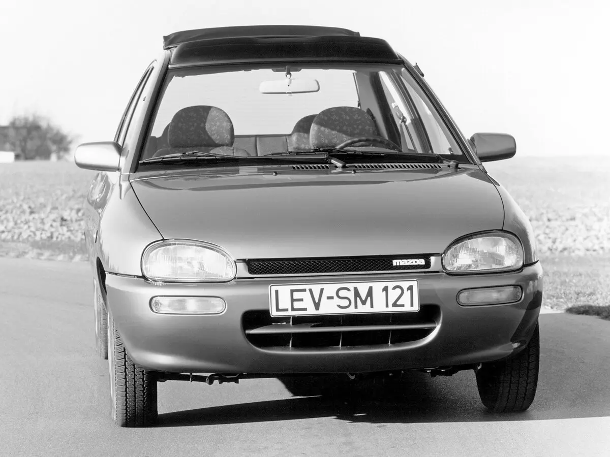 Mazda 121 II Седан — сүрөт 3