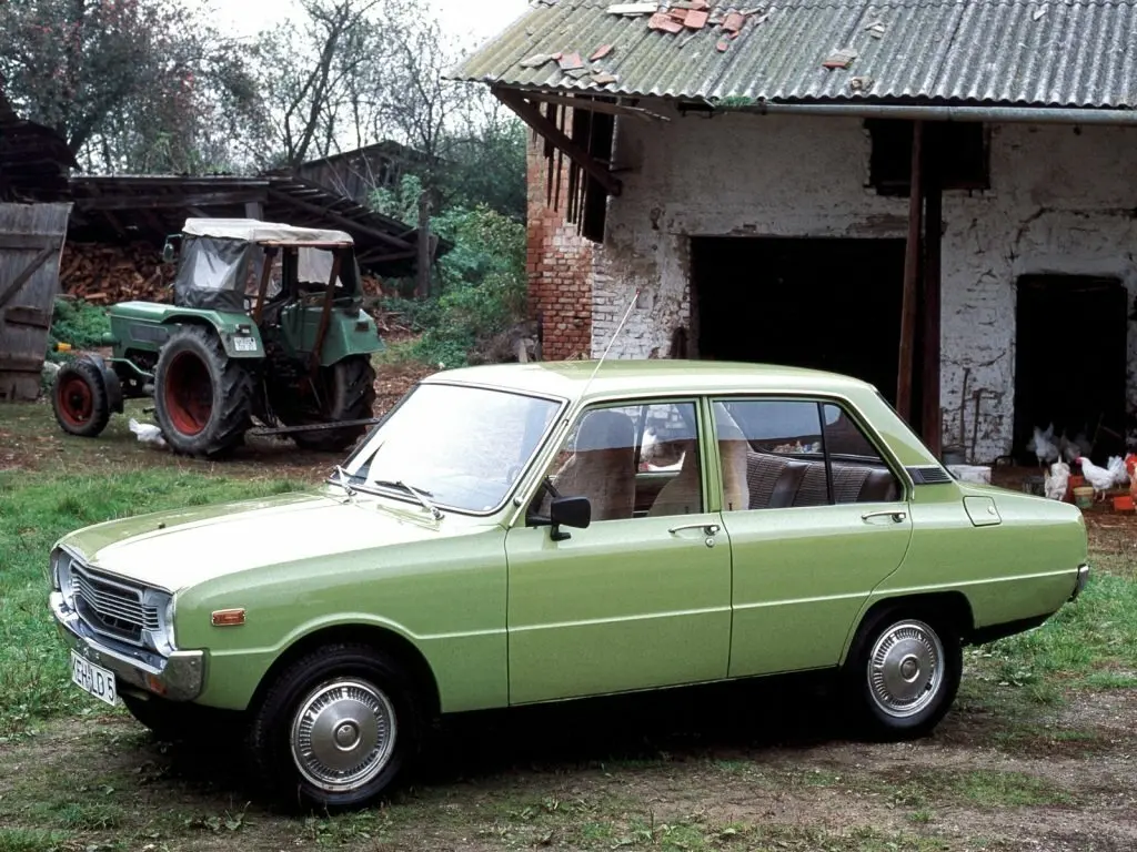Mazda 1300 1975 – 1977 Седан — сүрөт 2