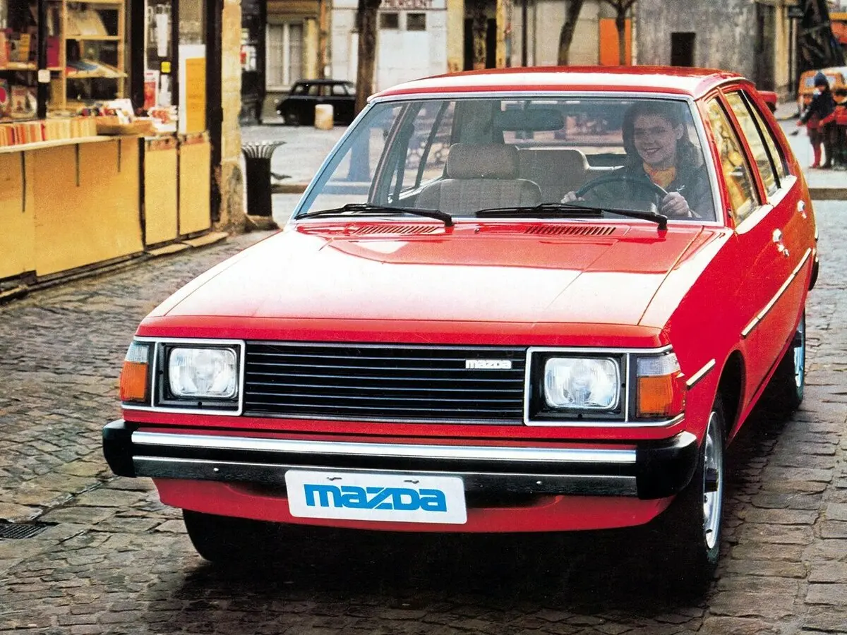 Mazda 323 I (FA) Хэтчбек 5 дв. — фото 3