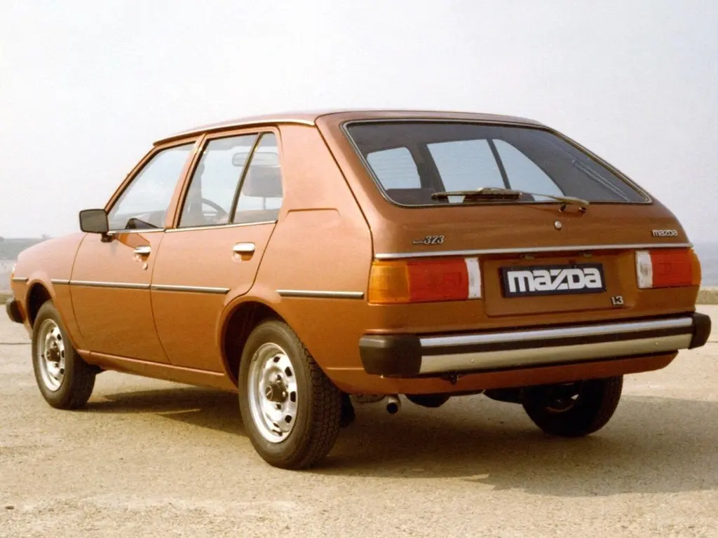 Mazda 323 I (FA) Хэтчбек 5 дв. — фото 4