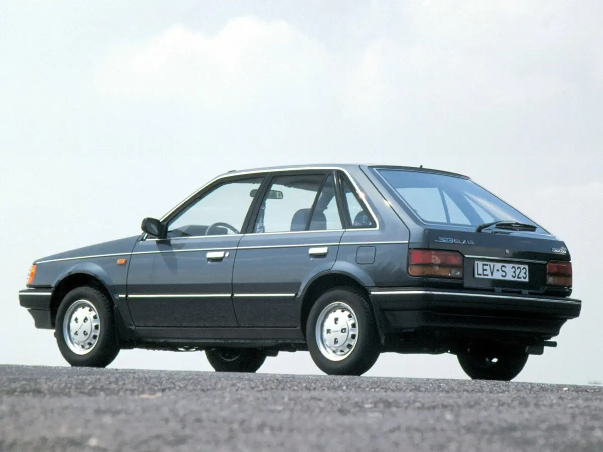 Mazda 323 III (BF) Хэтчбек 5 дв. — фото 3