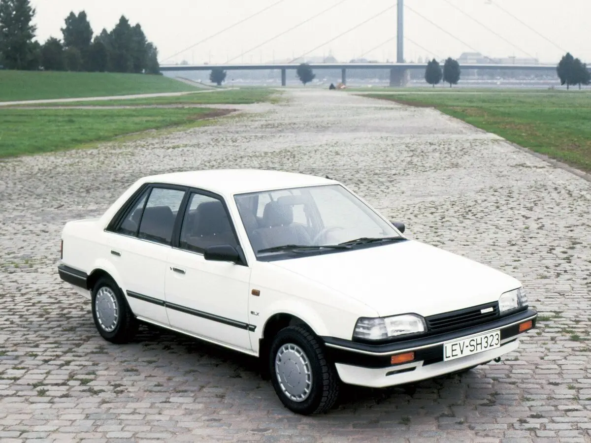 Mazda 323 III (BF) Седан