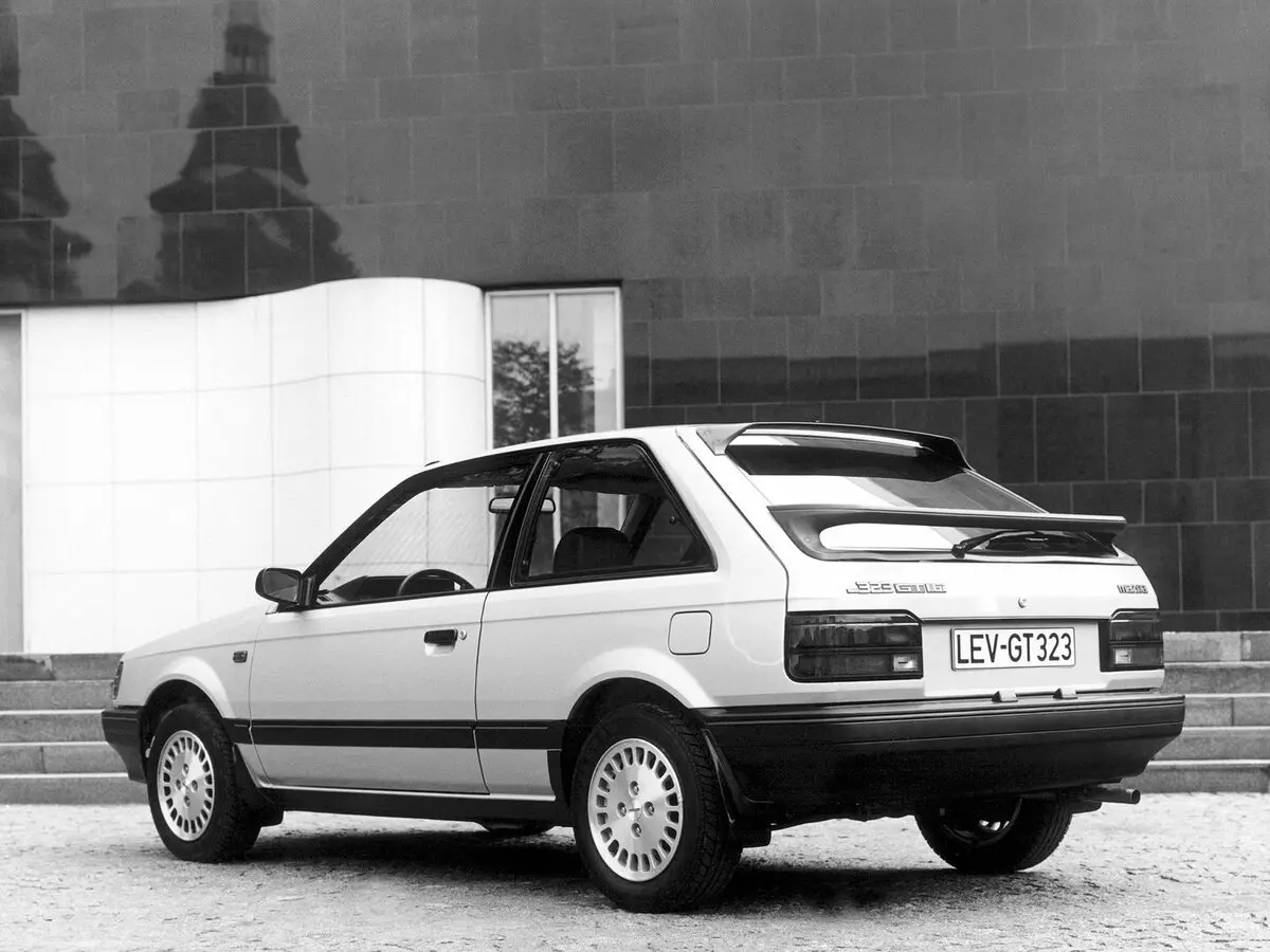 Mazda 323 III (BF) Хэтчбек 3 дв. — фото 3