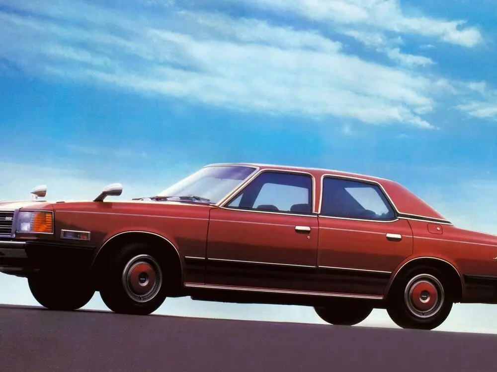Mazda Luce III Седан — сүрөт 2