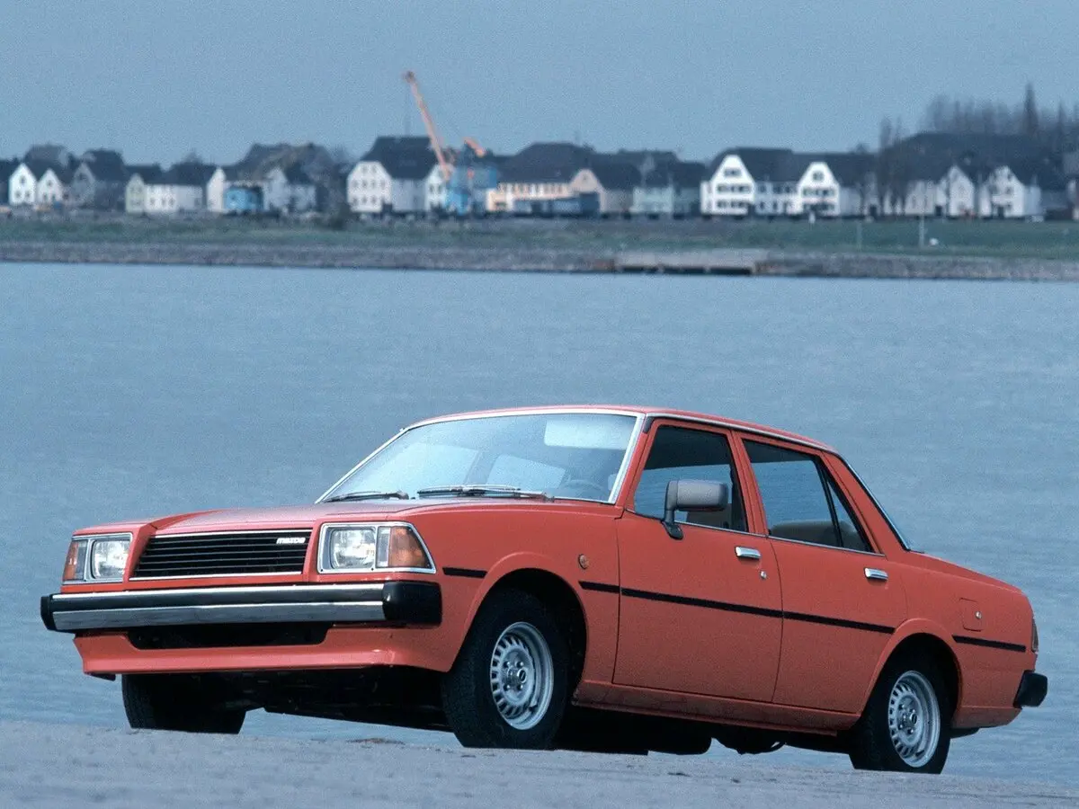 Mazda 626 I (CB) Седан