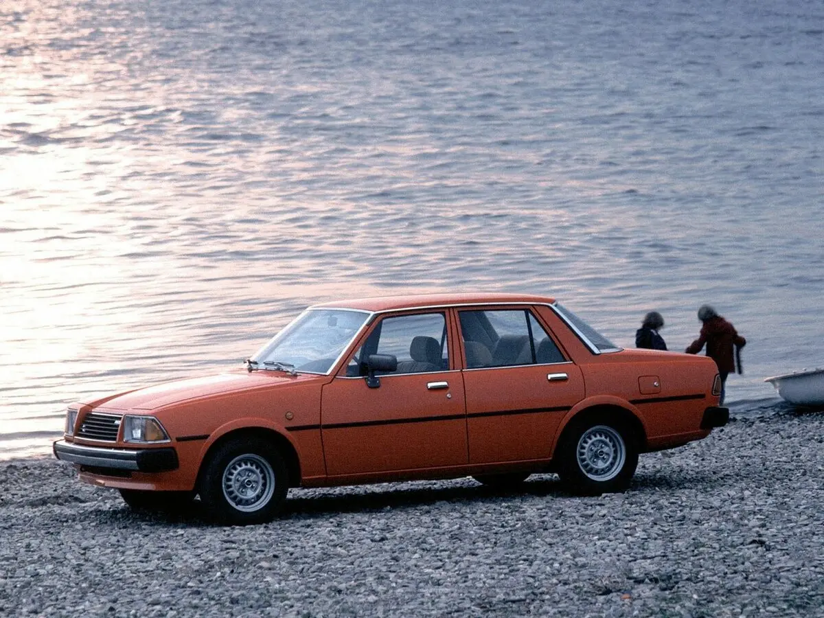 Mazda 626 I (CB) Седан — фото 2