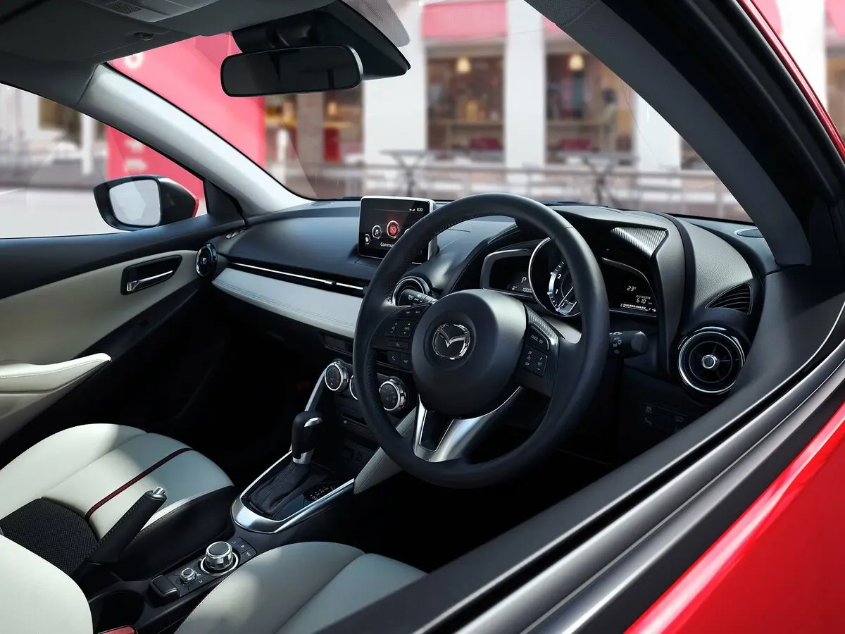 Mazda Demio IV (DJ) Хэтчбек 5 дв. — фото 8