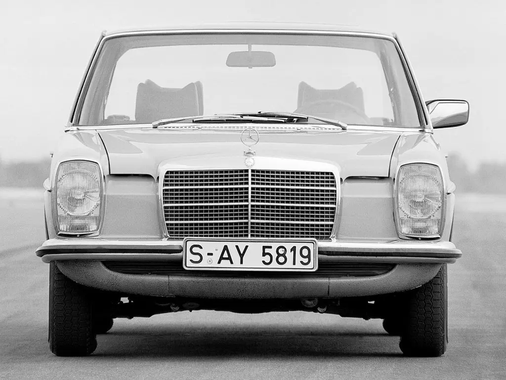 Mercedes-Benz W115 1968 – 1977 Седан — сүрөт 2