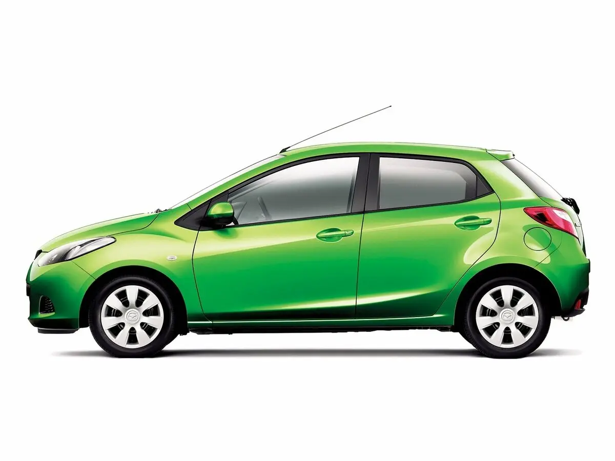 Mazda Demio III (DE) Хэтчбек 5 дв. — фото 2