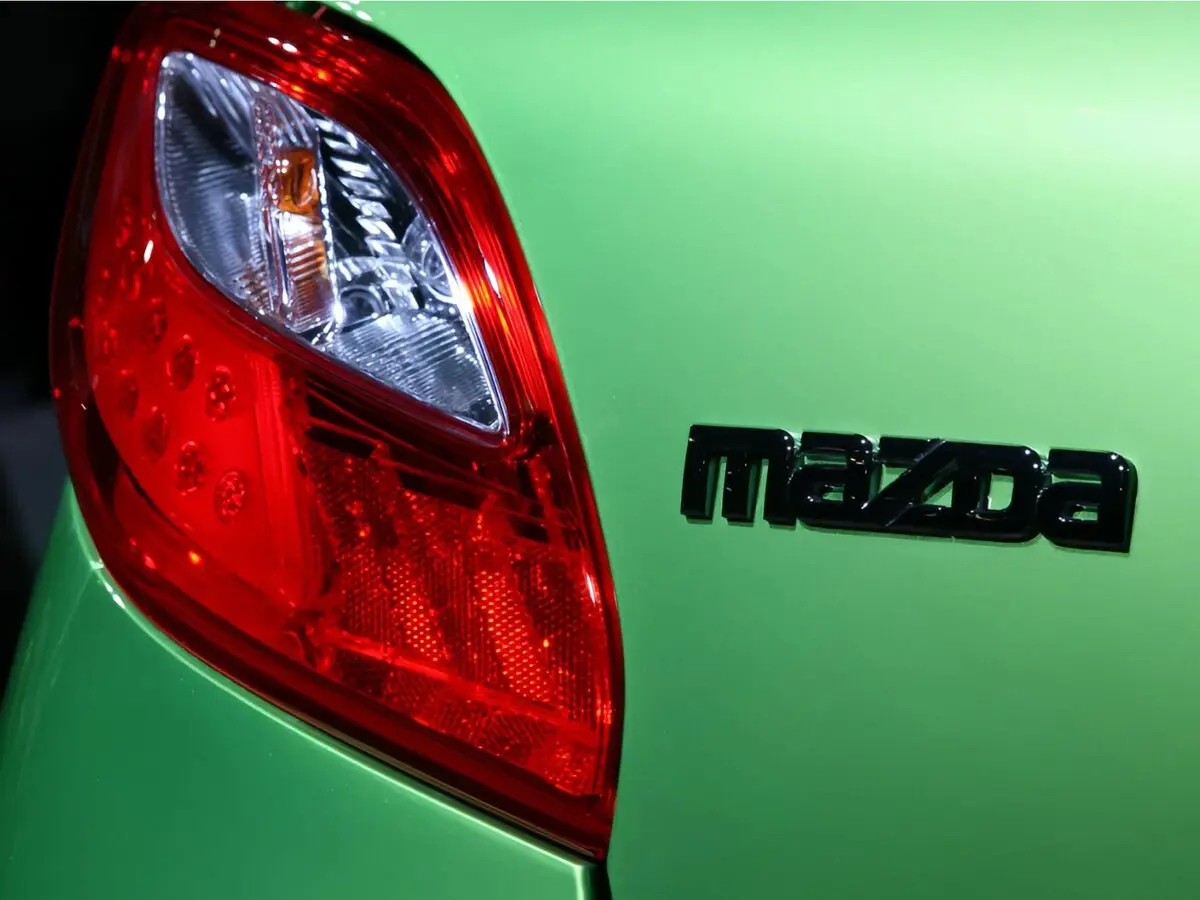 Mazda Demio III (DE) Хэтчбек 5 дв. — фото 7