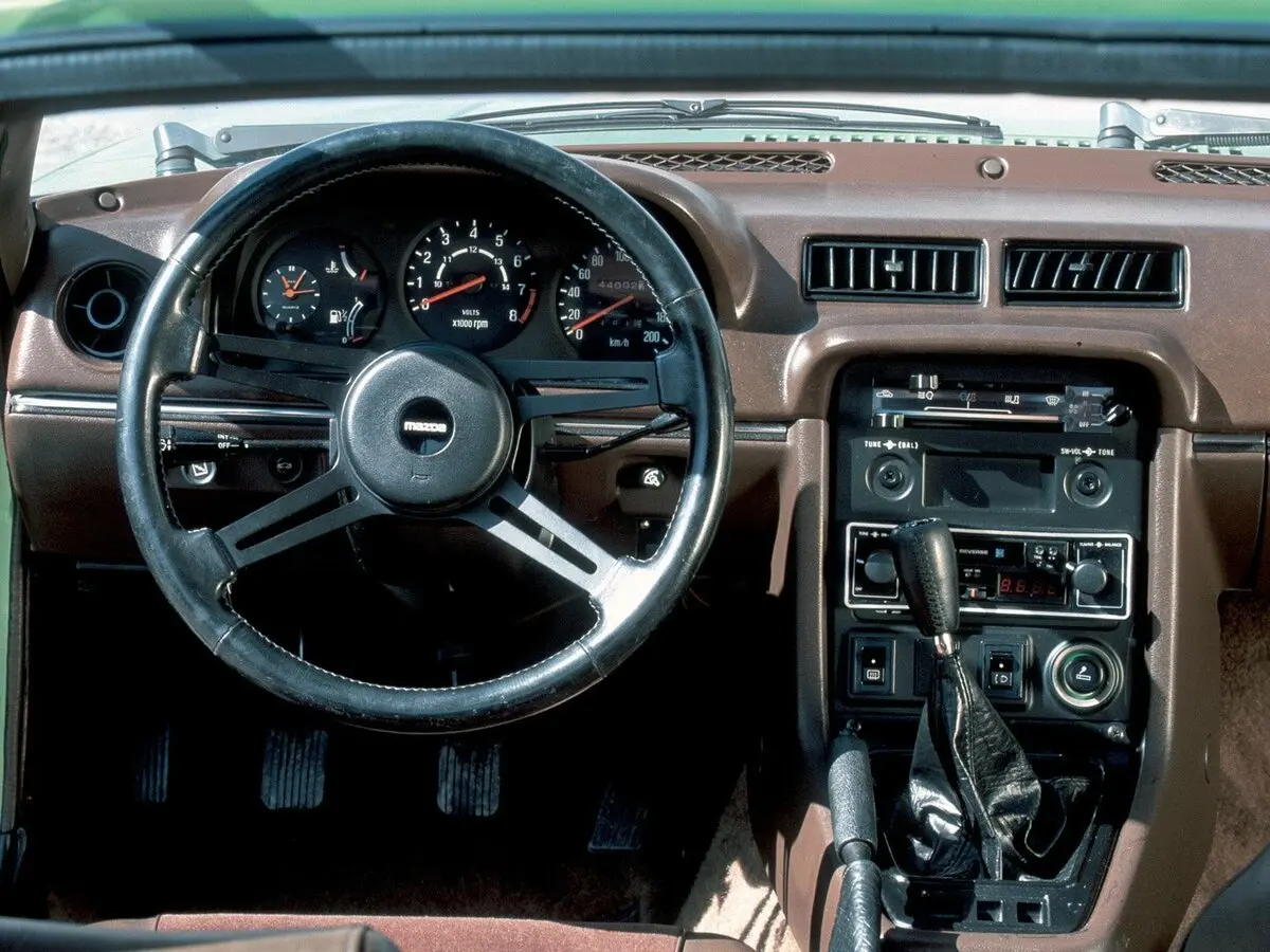 Mazda RX-7 I (SA) Купе — photo 6