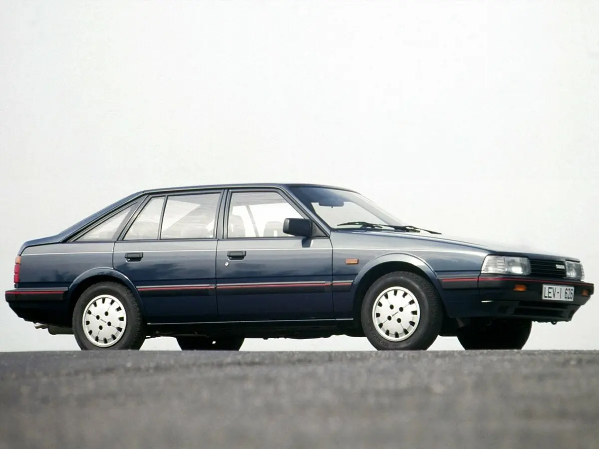 Mazda 626 II (GC) Лифтбек — фото 2