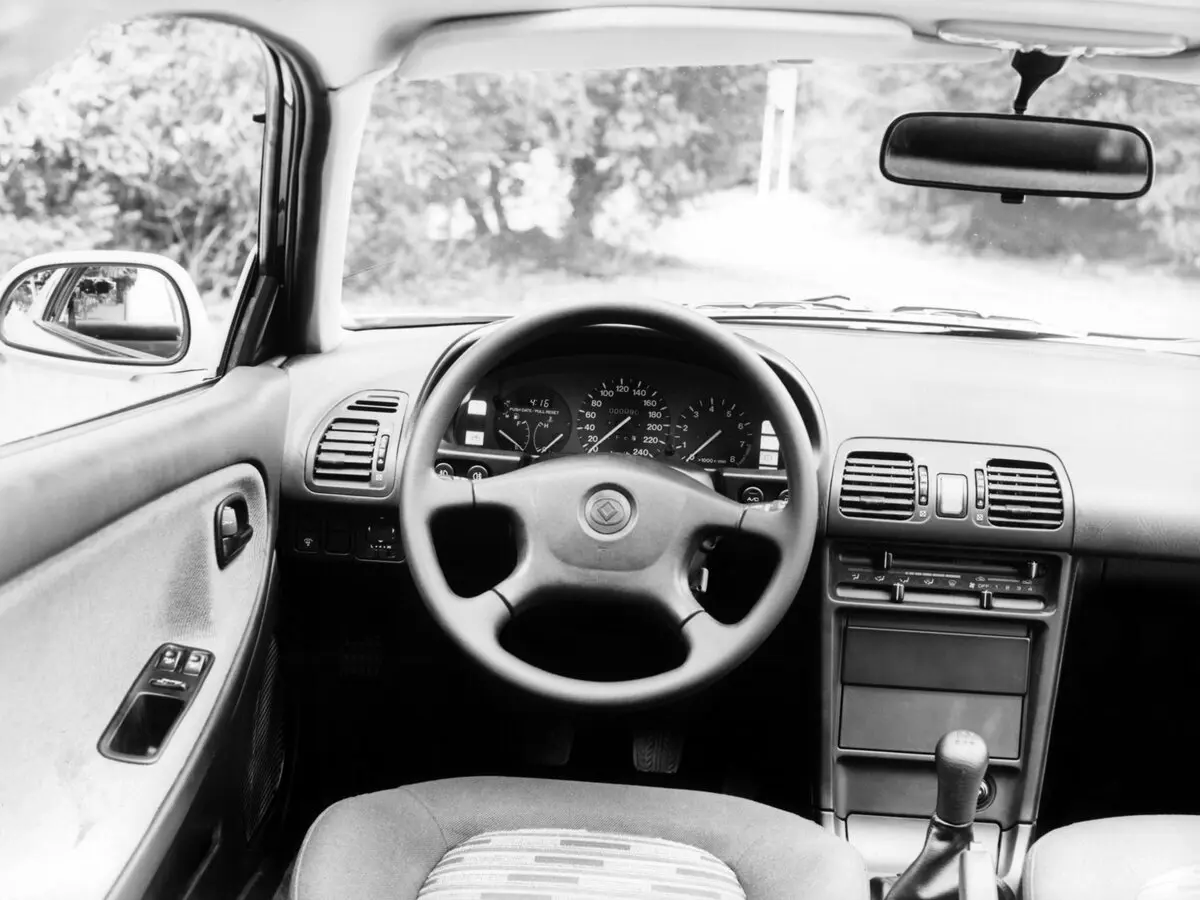 Mazda MX-3 I Купе — сүрөт 5