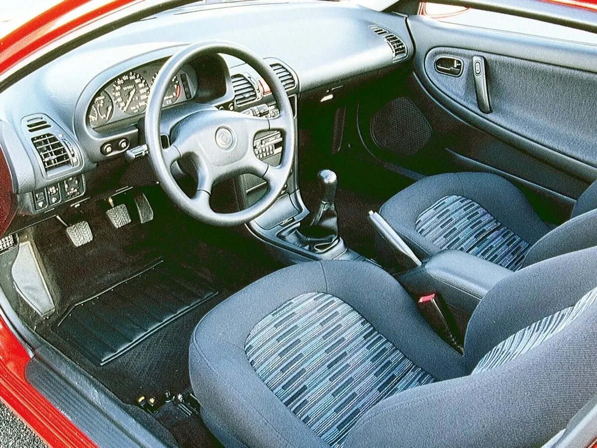 Mazda MX-3 I Купе — сүрөт 6