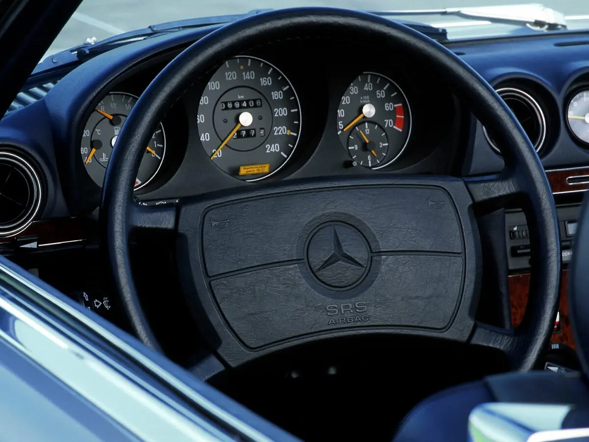 Mercedes-Benz SL-Класс III (R107, C107) Родстер — сүрөт 7
