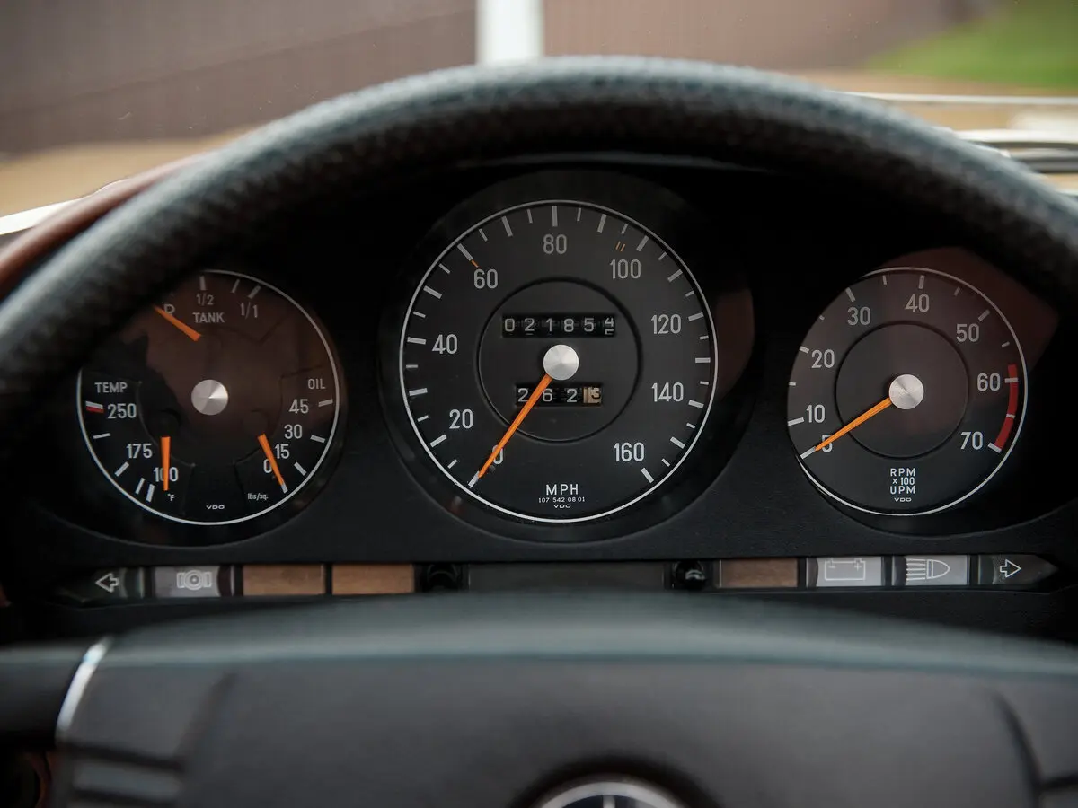 Mercedes-Benz SL-Класс III (R107, C107) Родстер — сүрөт 8