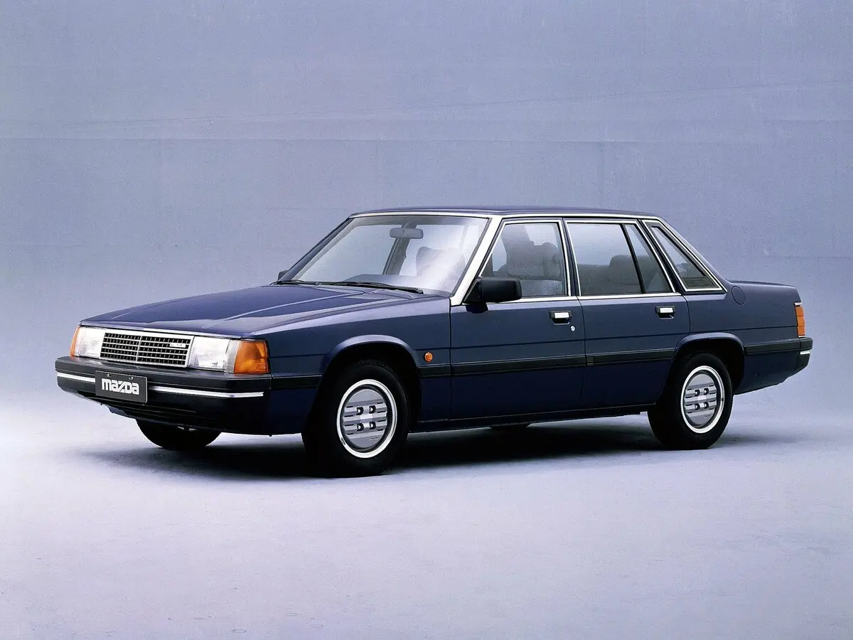 Mazda 929 II (HB) Седан