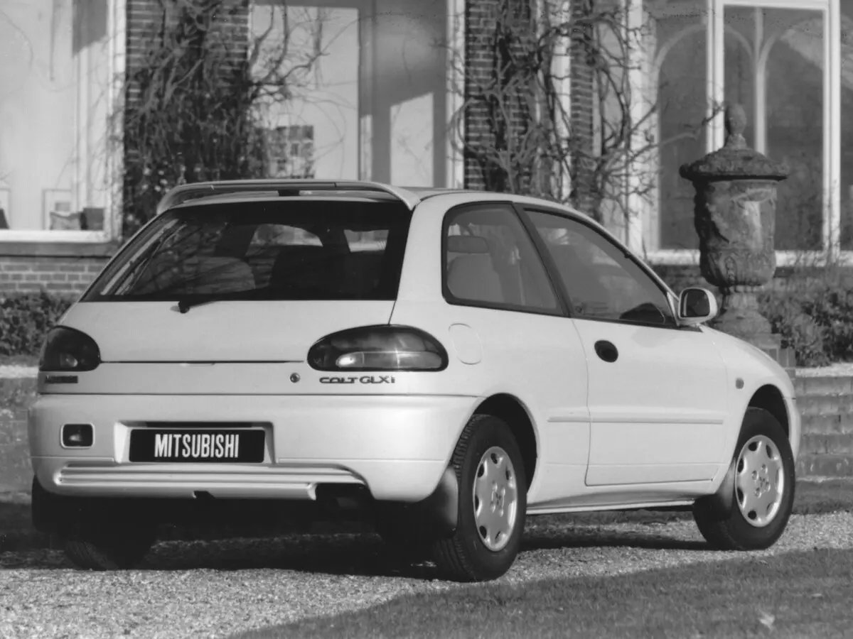 Mitsubishi Colt IV (CA0) Хэтчбек 3 дв. — сүрөт 4