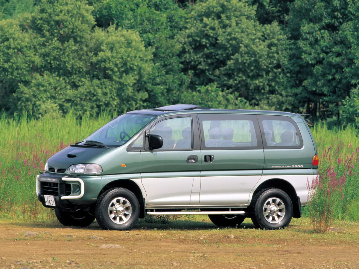 Mitsubishi Delica IV Минивэн — сүрөт 2