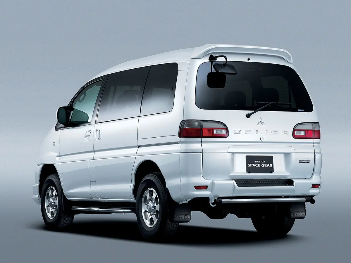 Mitsubishi Delica IV Минивэн — сүрөт 5