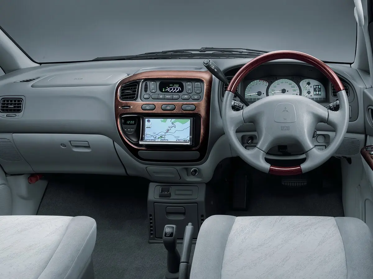Mitsubishi Delica IV Минивэн — сүрөт 6