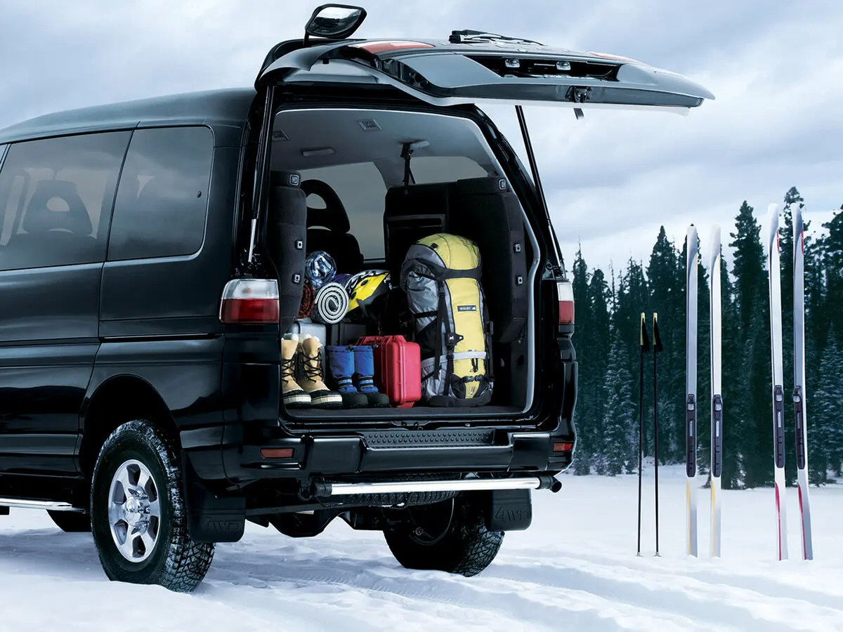Mitsubishi Delica IV Минивэн — сүрөт 7