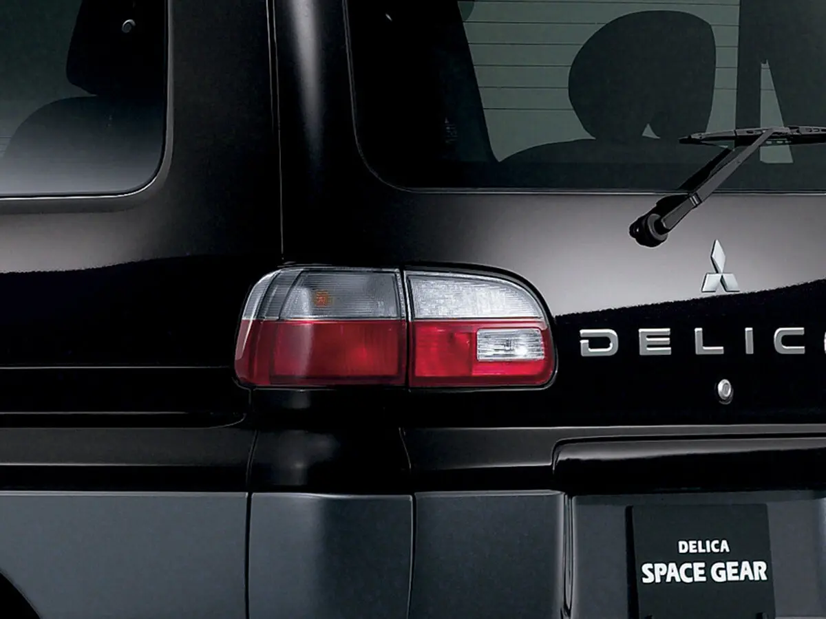 Mitsubishi Delica IV Минивэн — сүрөт 9