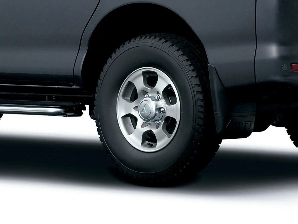 Mitsubishi Delica IV Минивэн — сүрөт 11