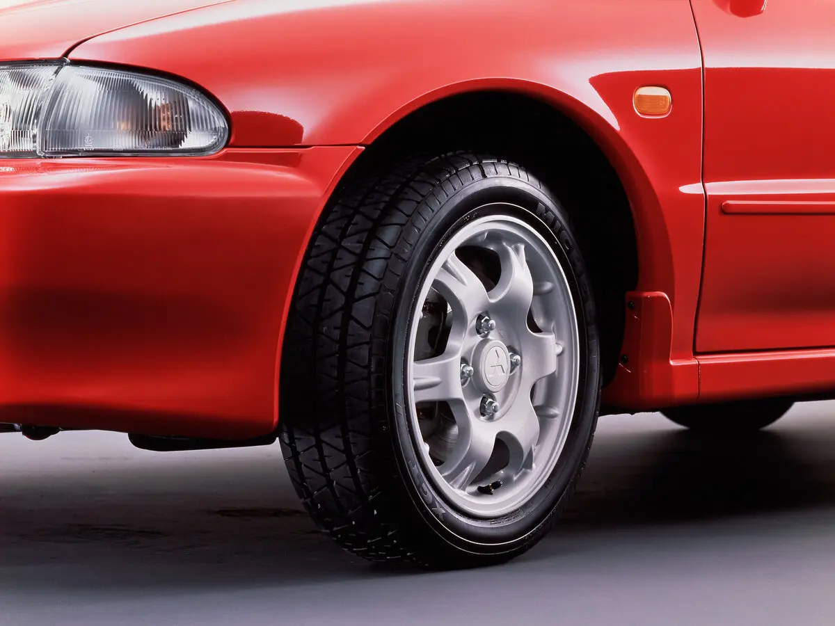 Mitsubishi Lancer Evolution I Седан — 照片 8