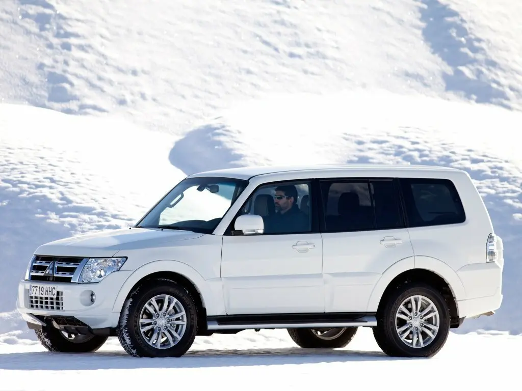 Mitsubishi Montero IV Внедорожник 5 дв. — сүрөт 2