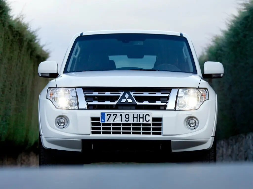 Mitsubishi Montero IV Внедорожник 5 дв. — сүрөт 3