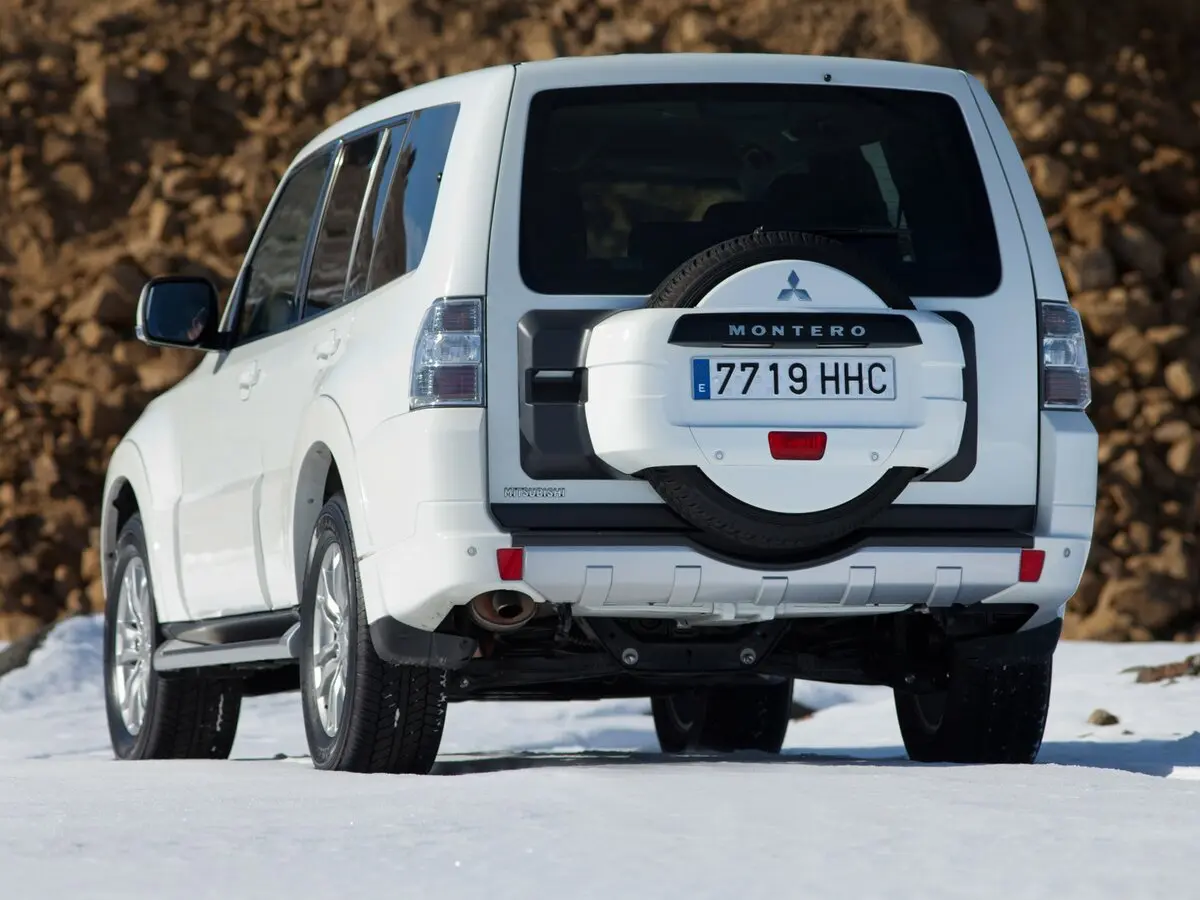 Mitsubishi Montero IV Внедорожник 5 дв. — сүрөт 5