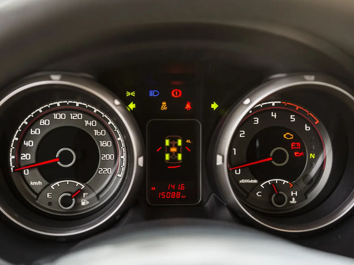 Mitsubishi Montero IV Внедорожник 5 дв. — сүрөт 8