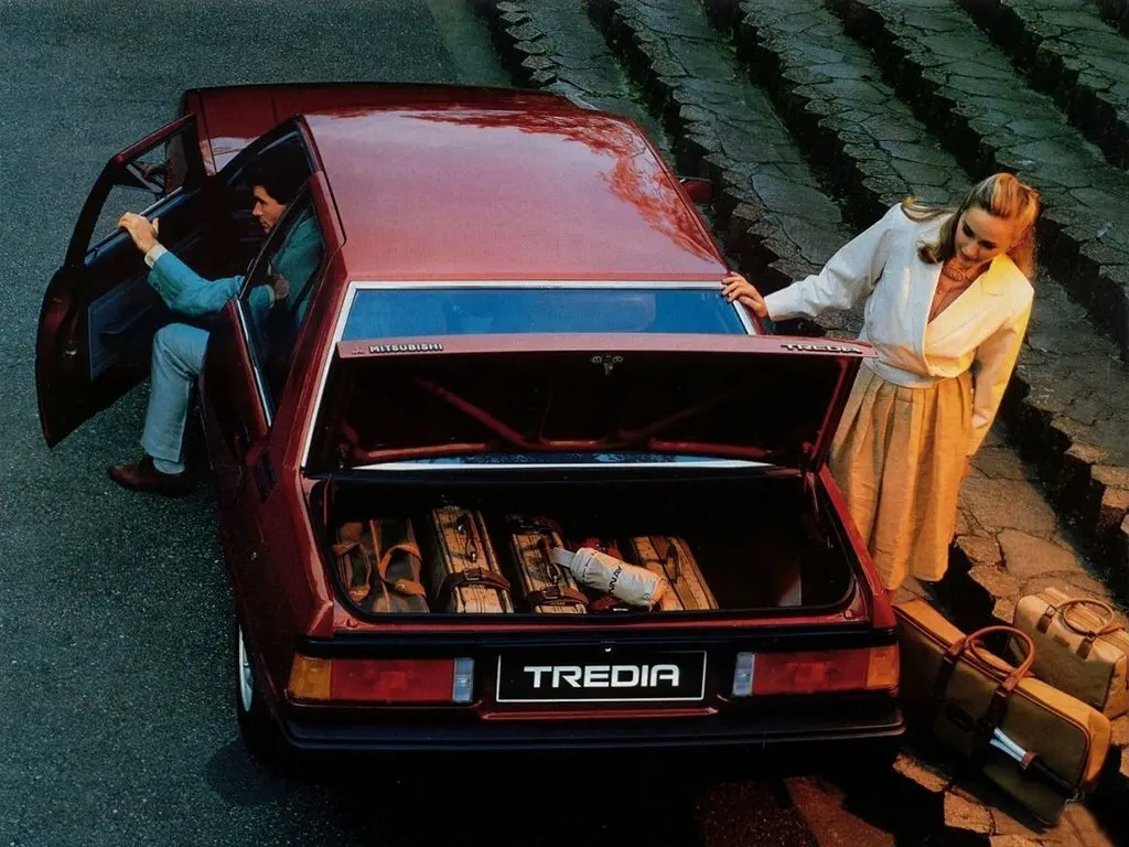 Mitsubishi Tredia 1982 – 1987 Седан — сүрөт 4