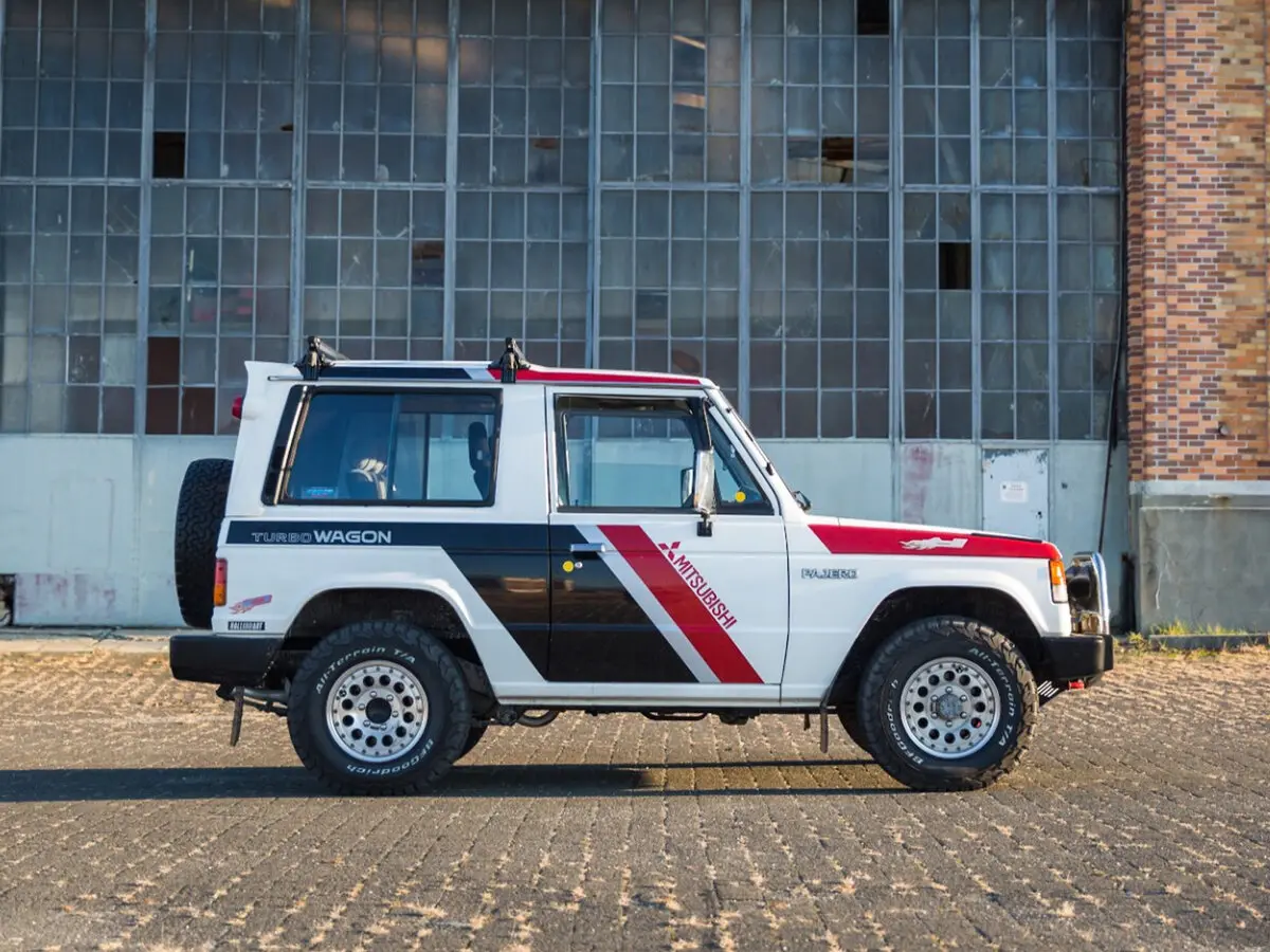 Mitsubishi Pajero I Внедорожник 3 дв. — photo 2