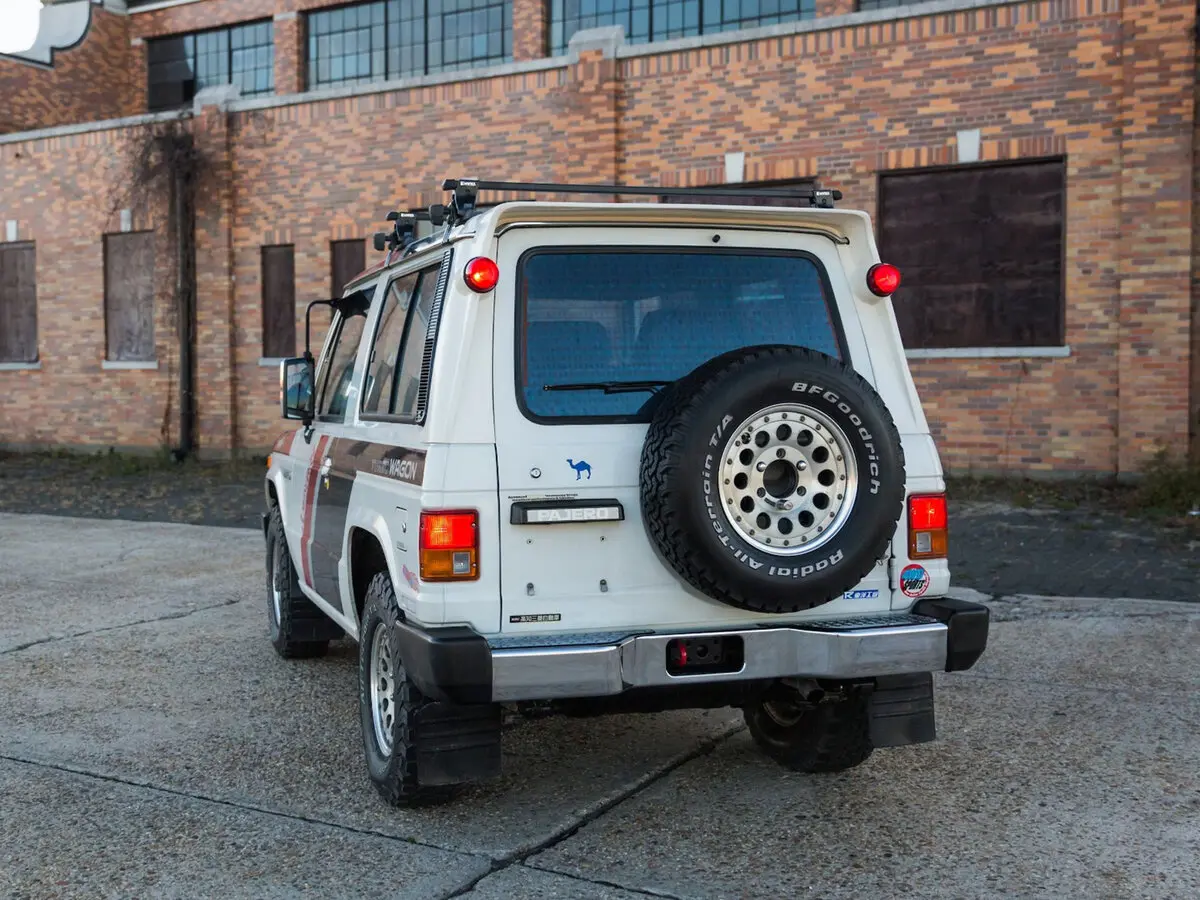 Mitsubishi Pajero I Внедорожник 3 дв. — photo 4