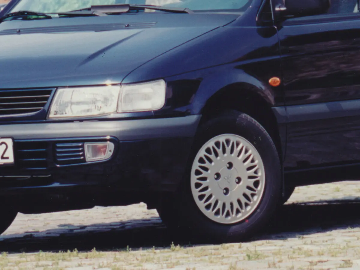 Mitsubishi Space Wagon II Компактвэн — сүрөт 5